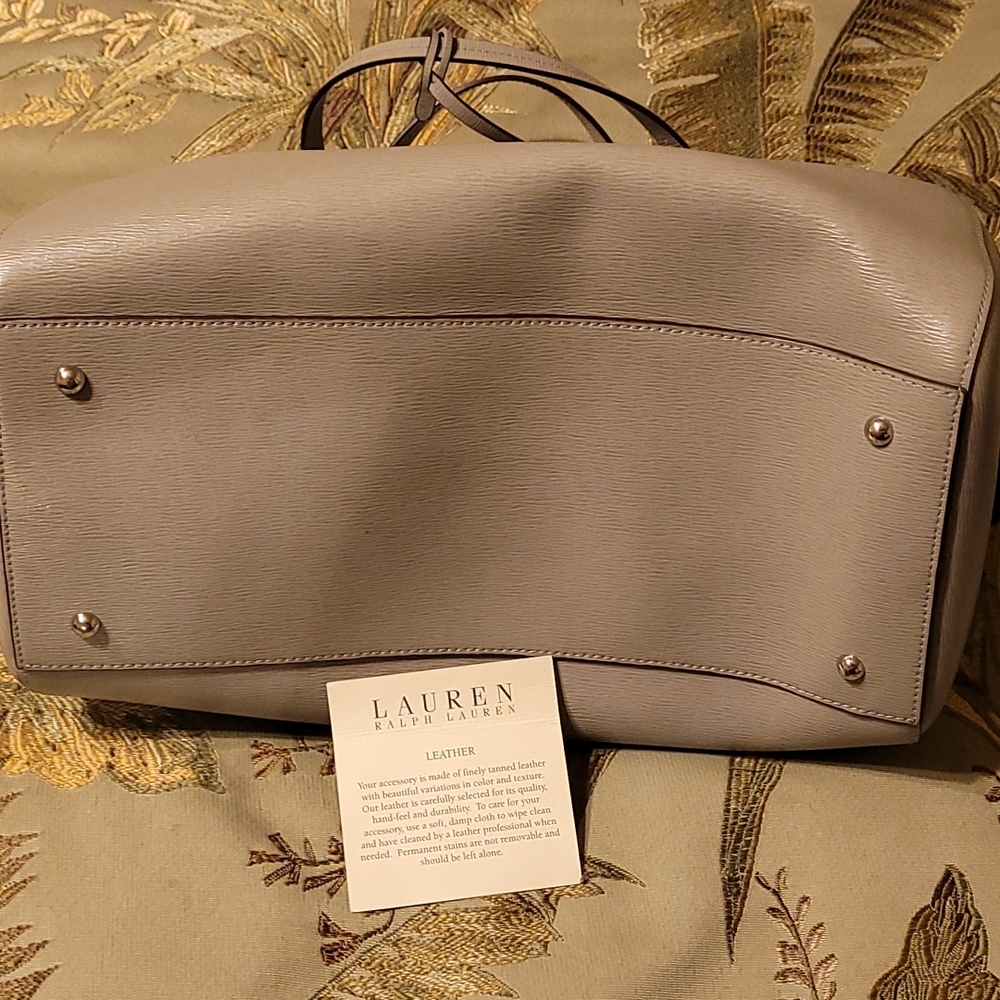 Handbag - Picture 9 of 10